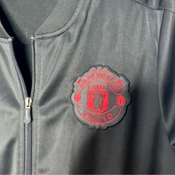 Manchester United zip up jacket size medium - Picture 3 of 6